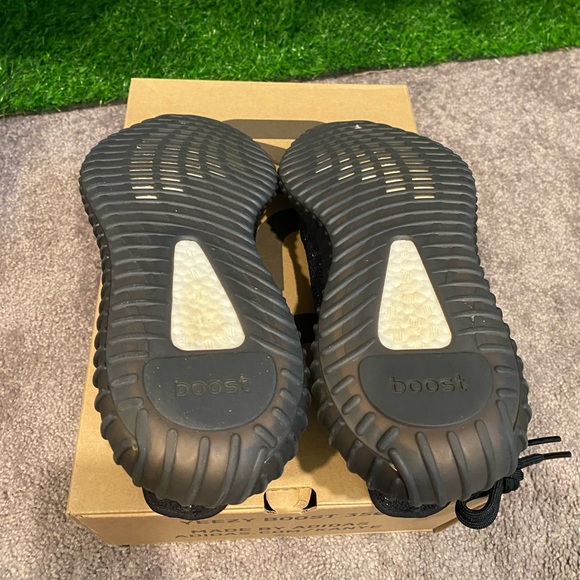 Yeezy boost 350 V2 - Picture 3 of 7